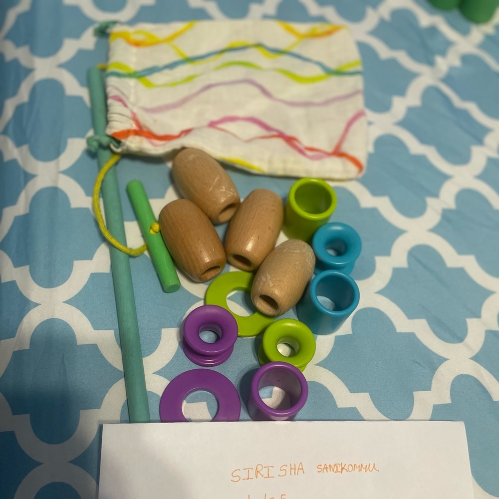 Threadable bead kit set 2 (long thread) comes with a drawstring bag.